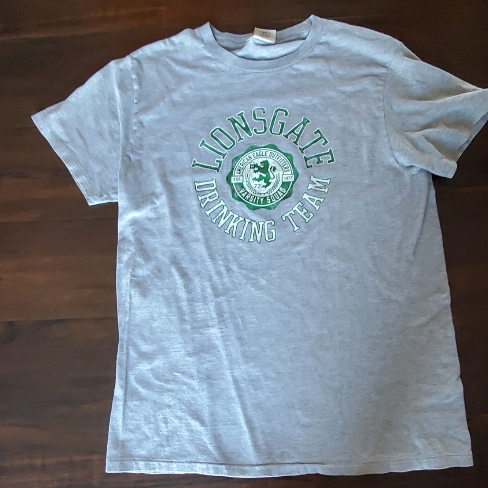 American Eagle tshirt